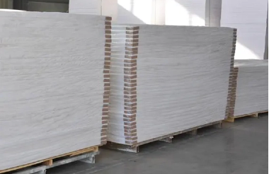 Planche de mousse en PVC